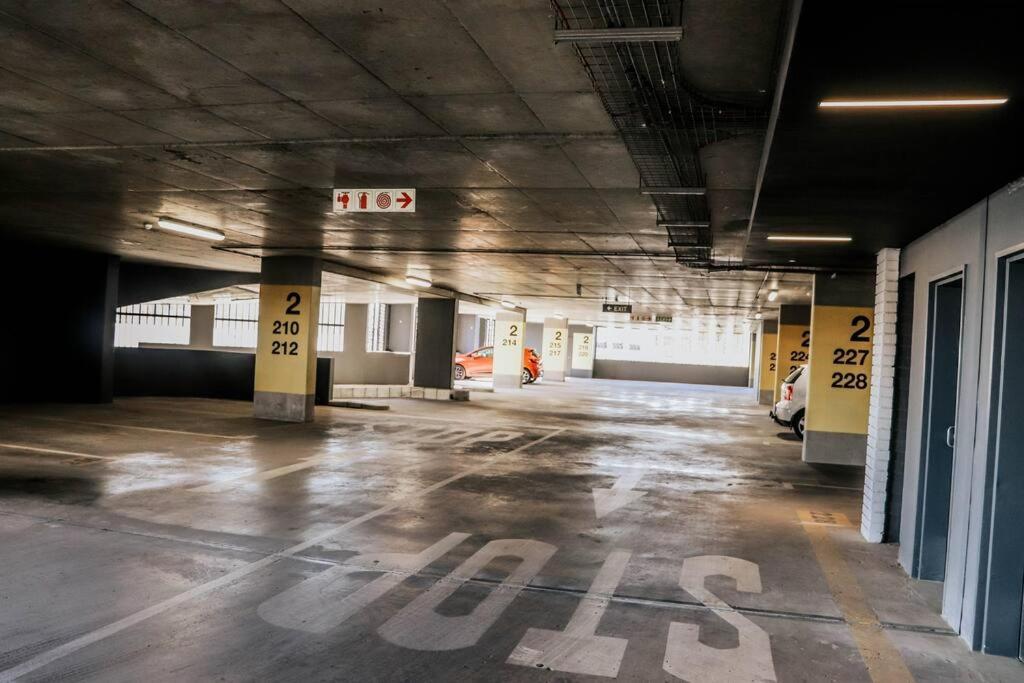 Wex836 - 8th Floor With Parking, Pool & Gym Apartment