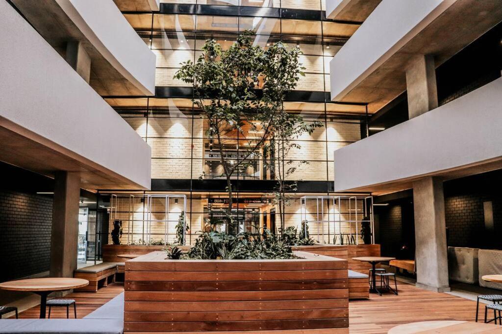 Apartment Wex836 - 8th Floor With Parking, Pool & Gym Cape Town