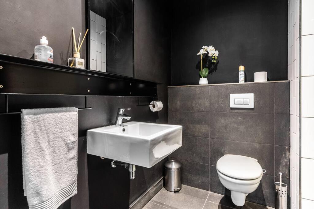 Wex836 - 8th Floor With Parking, Pool & Gym